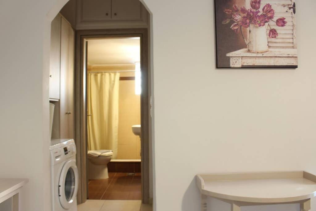 New, Bright, Cozy, Autonomous Apartment With Private Entrance And Garden, 42 M2, 5Min To The Beach And City Center Kalamata Extérieur photo