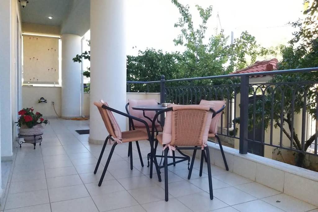 New, Bright, Cozy, Autonomous Apartment With Private Entrance And Garden, 42 M2, 5Min To The Beach And City Center Kalamata Extérieur photo