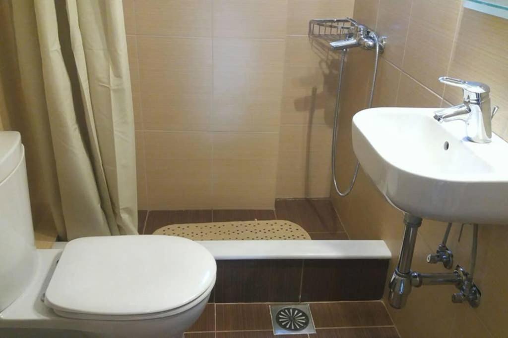 New, Bright, Cozy, Autonomous Apartment With Private Entrance And Garden, 42 M2, 5Min To The Beach And City Center Kalamata Extérieur photo