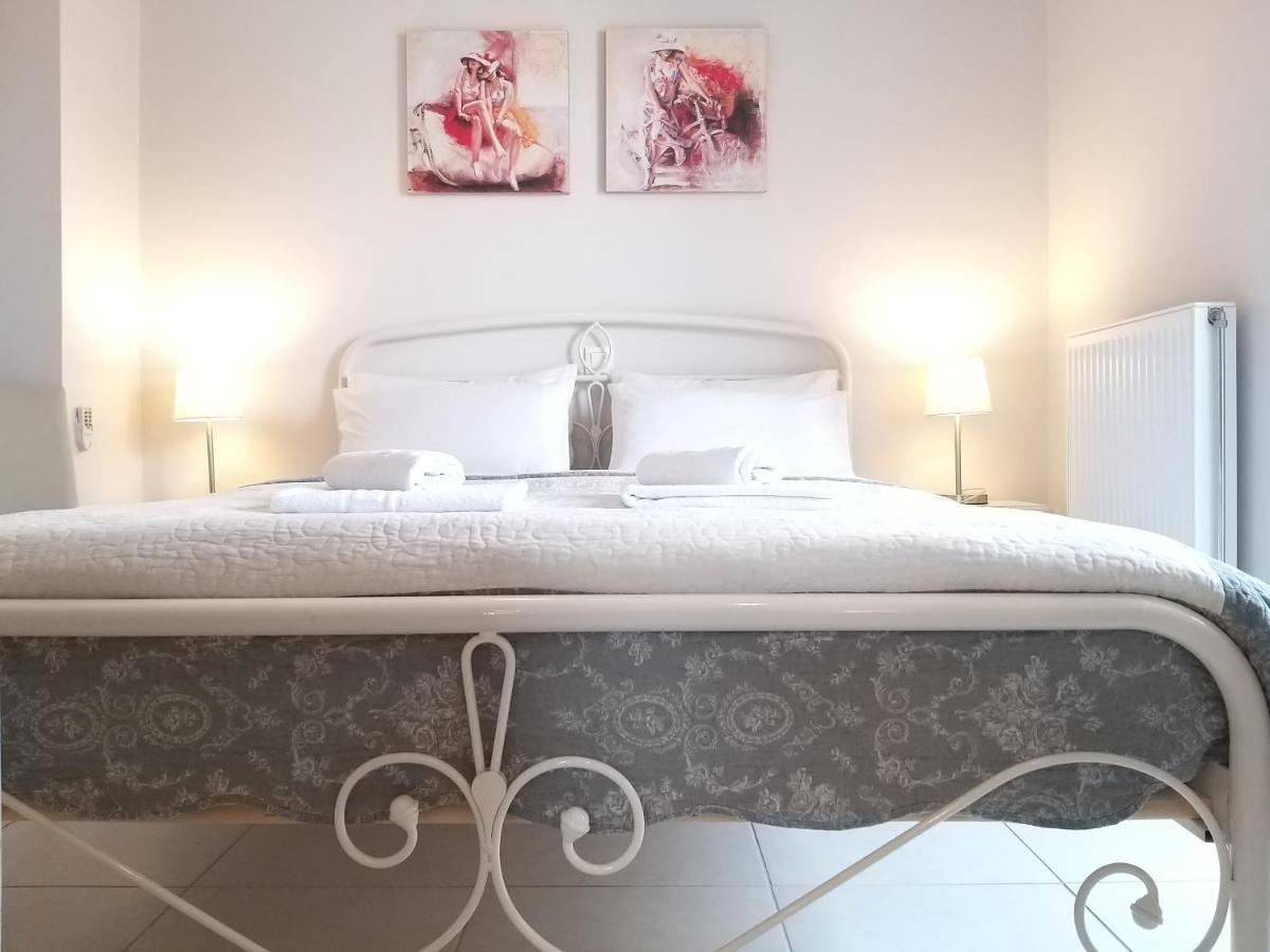 New, Bright, Cozy, Autonomous Apartment With Private Entrance And Garden, 42 M2, 5Min To The Beach And City Center Kalamata Extérieur photo